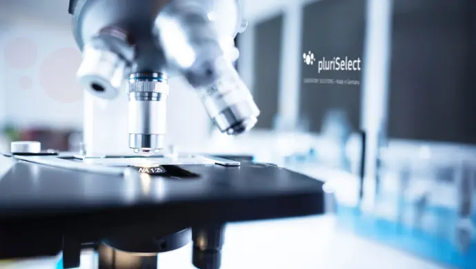 Laboratory microscope pluriSelect